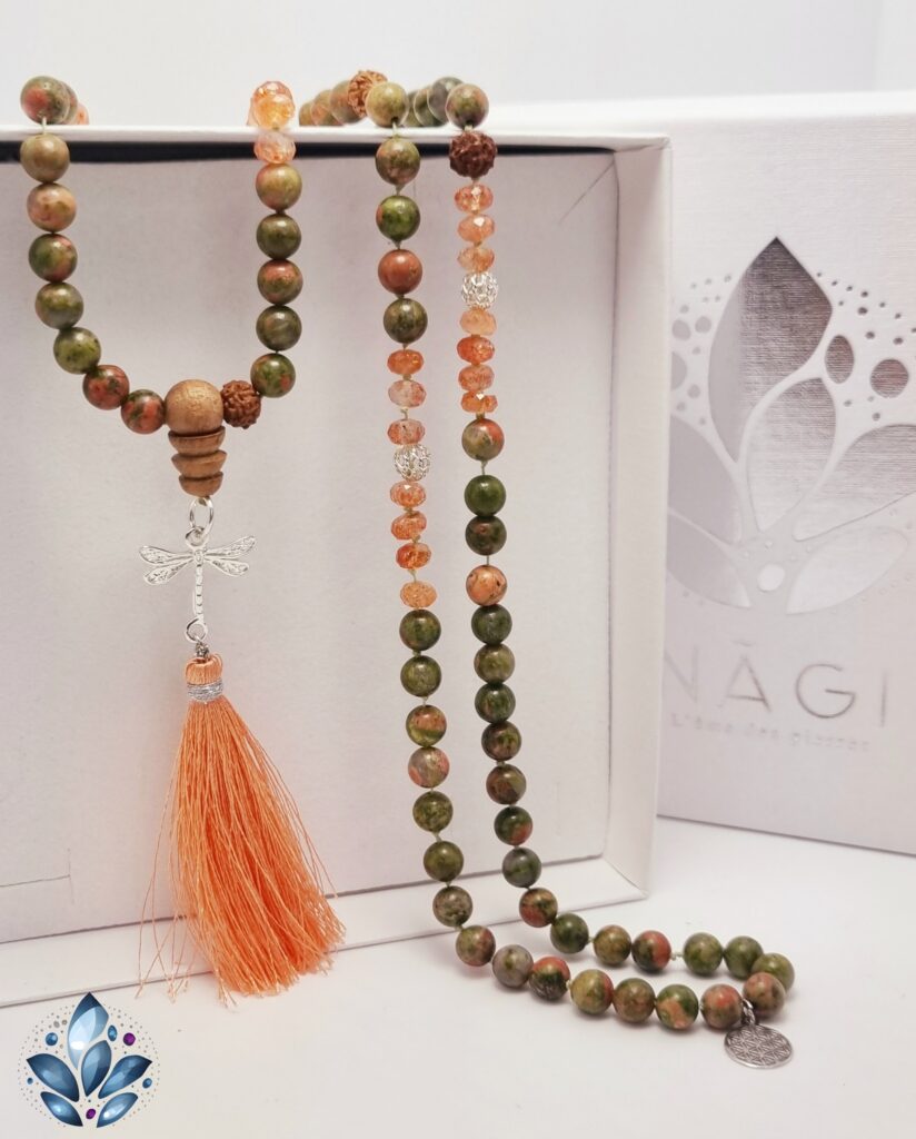 Mâlâ compagnon spirituel ici en unakite et pierre de soleil